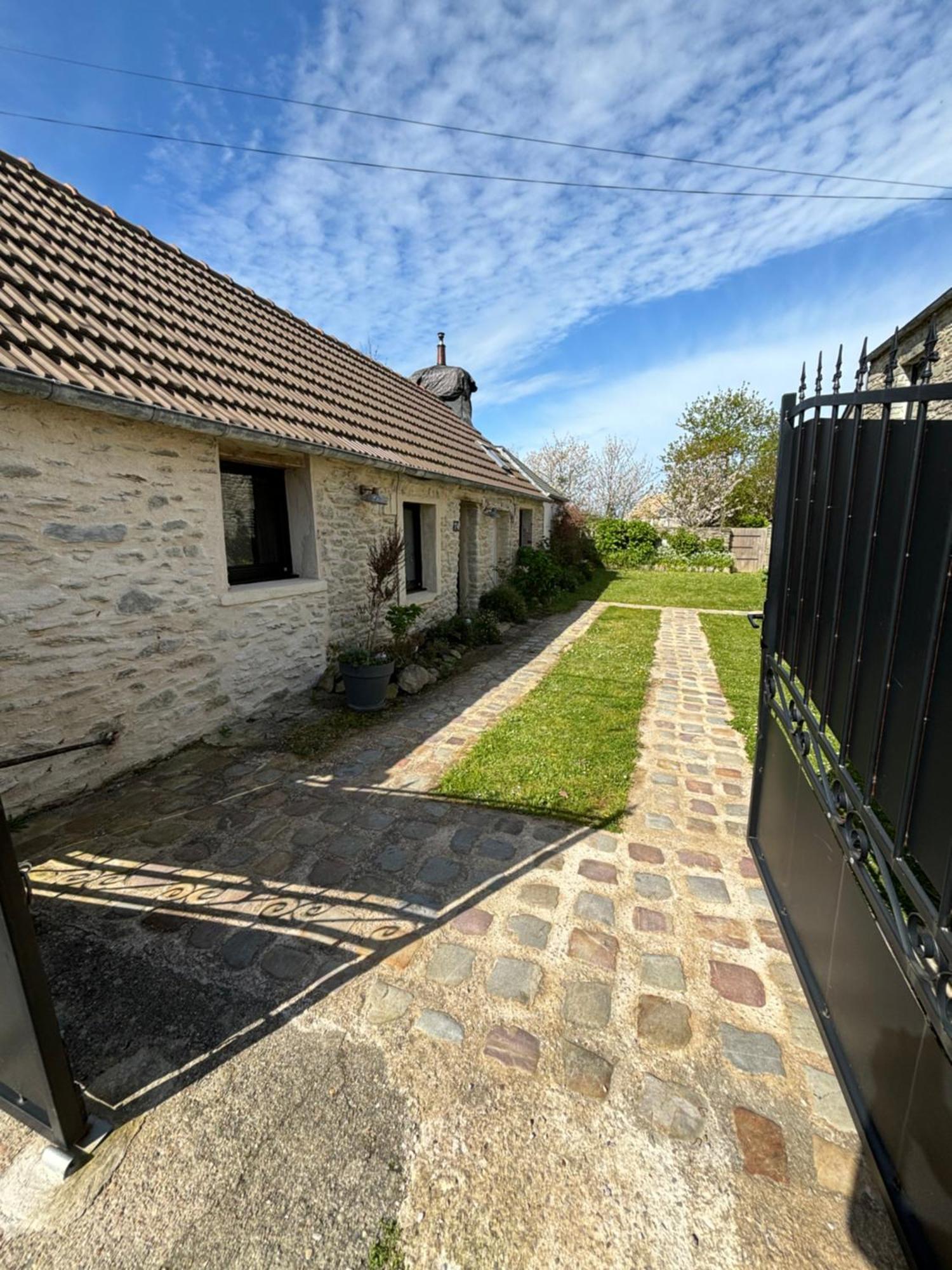 Gite La Fontaine Des Pres Cherbourg-en-Cotentin Esterno foto