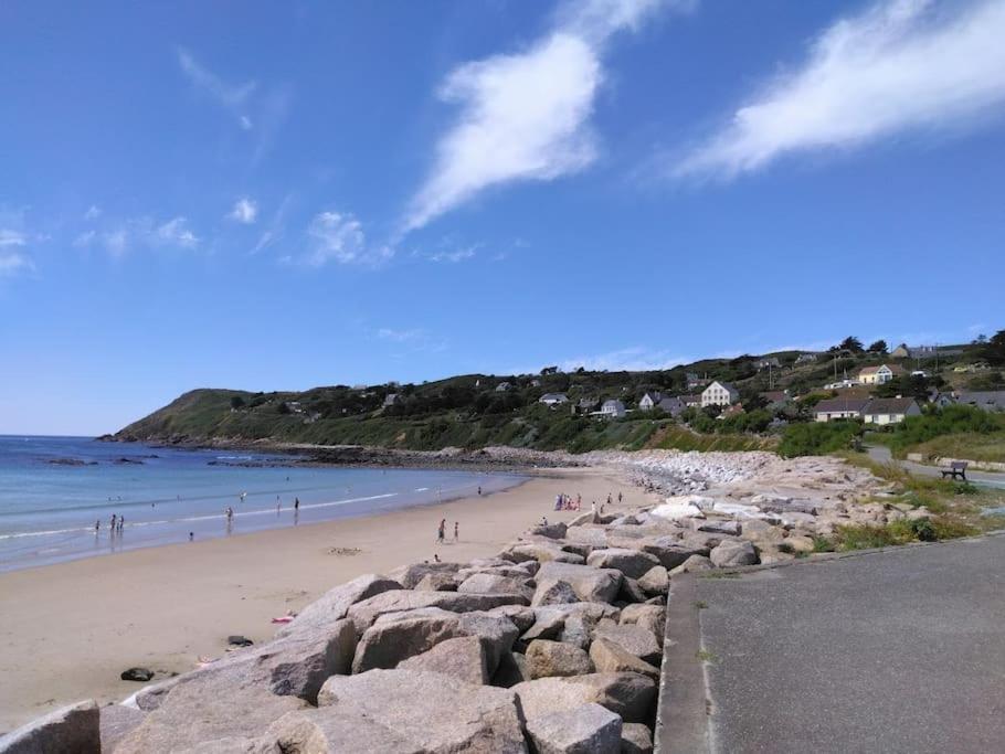 Gite La Fontaine Des Pres Cherbourg-en-Cotentin Esterno foto